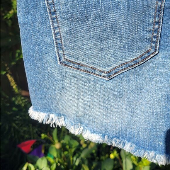 Juniors High Rise Jean Shorts - Picture 3 of 16